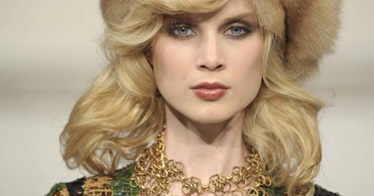 Oscar de la Renta прет-а-порте осень-зима 2010-2011 (East News)