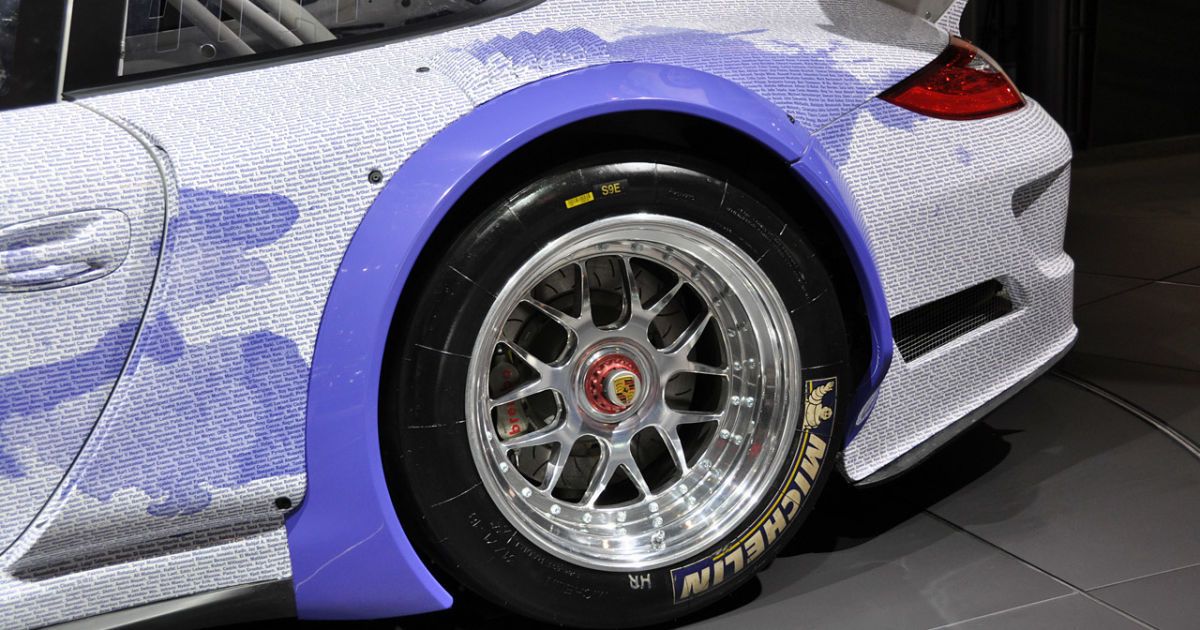 Facebook Porsche 911 GT3 R Hybrid_15