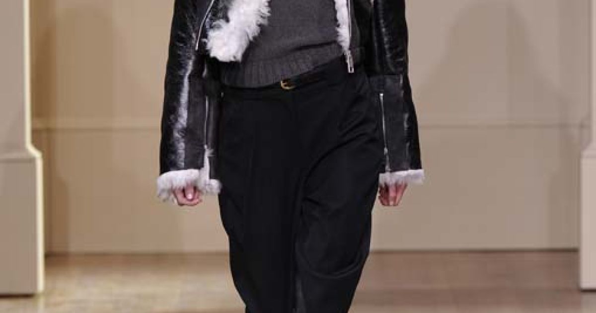 Julien Macdonald прет-а-порте осень-зима 2010-2011 (East News)