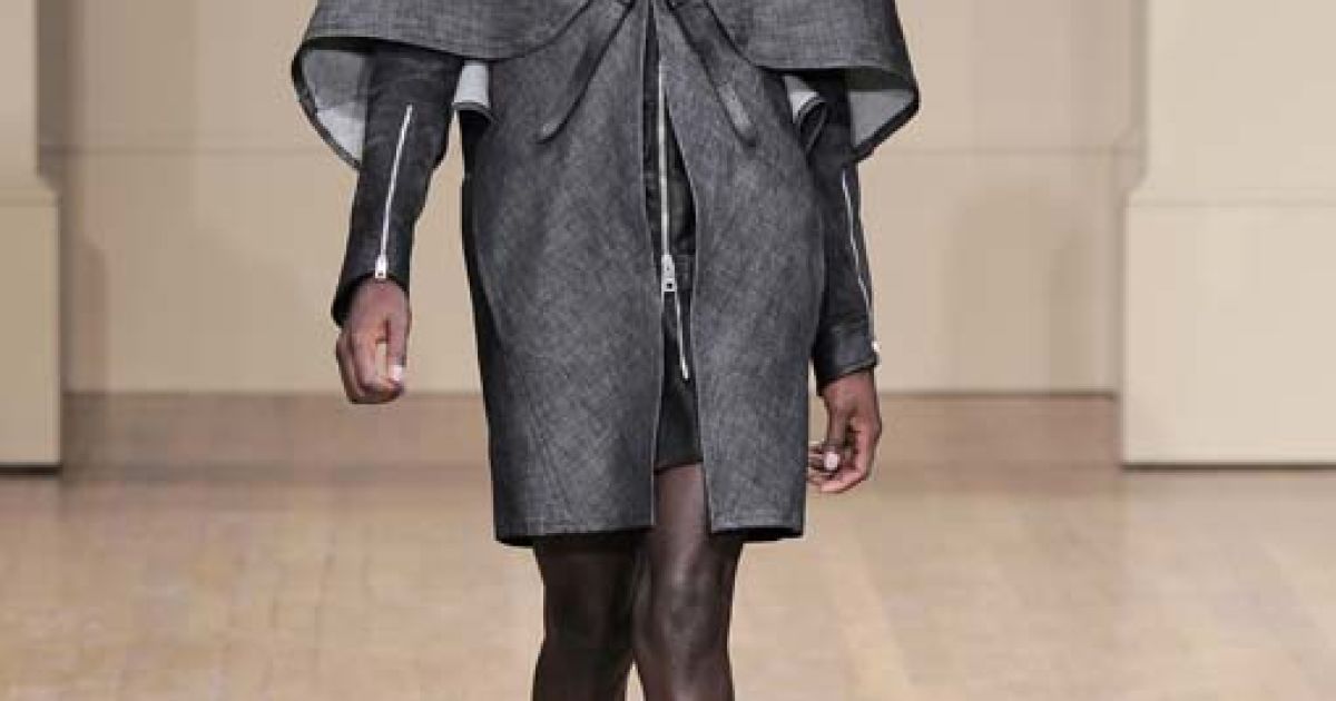 Julien Macdonald прет-а-порте осень-зима 2010-2011 (East News)