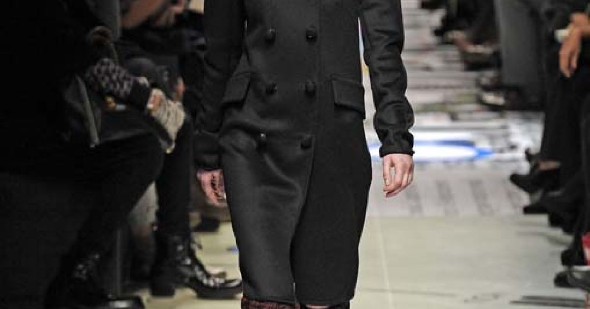 Prada прет-а-порте осень-зима 2010-2011 (East News)