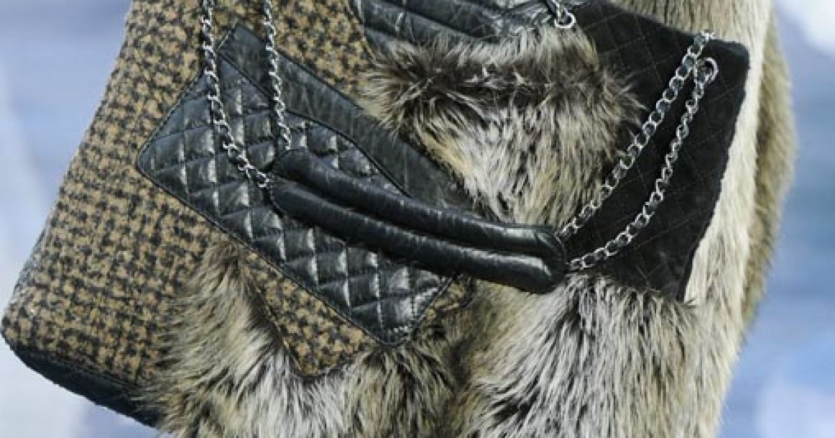 Chanel прет-а-порте осень-зима 2010-2011 (East News)