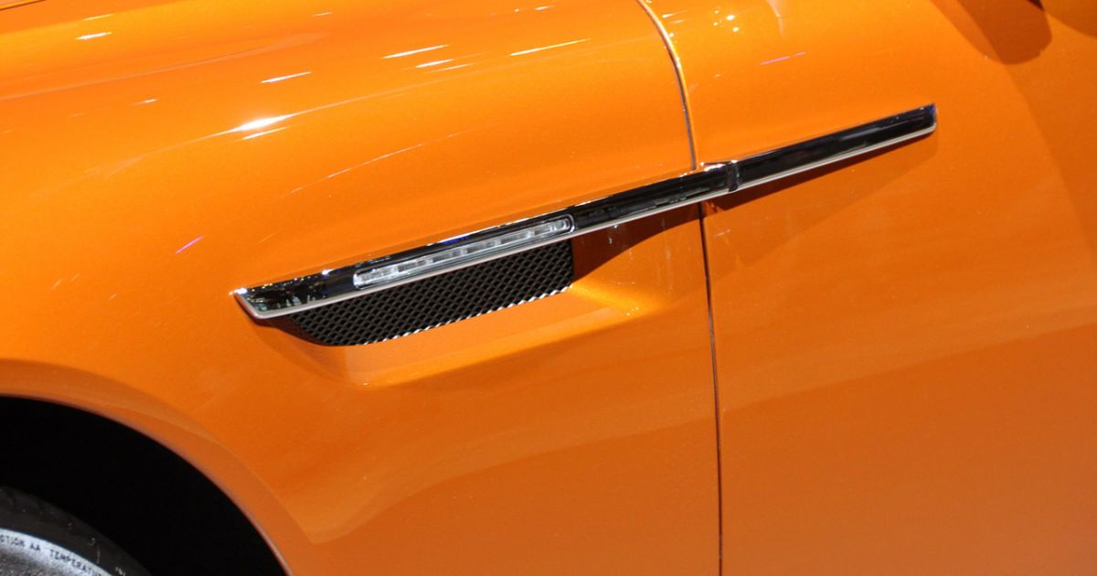 Aston Martin Virage_15