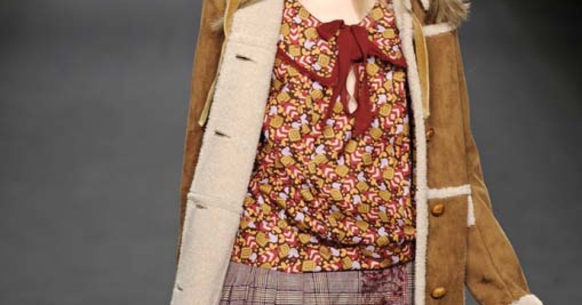 Anna Sui прет-а-порте осень-зима 2010-2011 (East News)