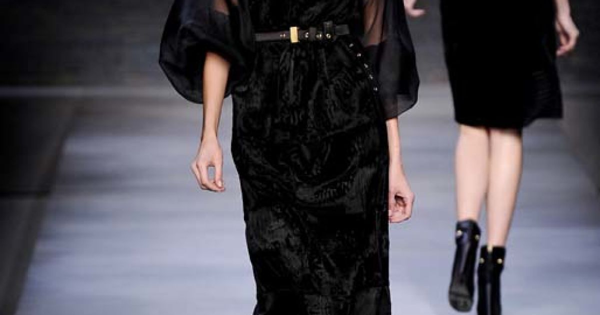 Fendi прет-а-порте осень-зима 2010-2011 (East News)