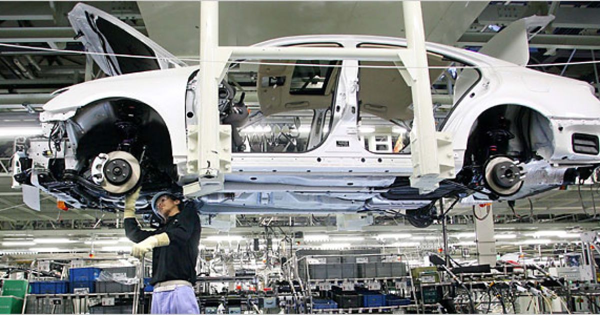 Toyota сократит производство в Америке и Канаде