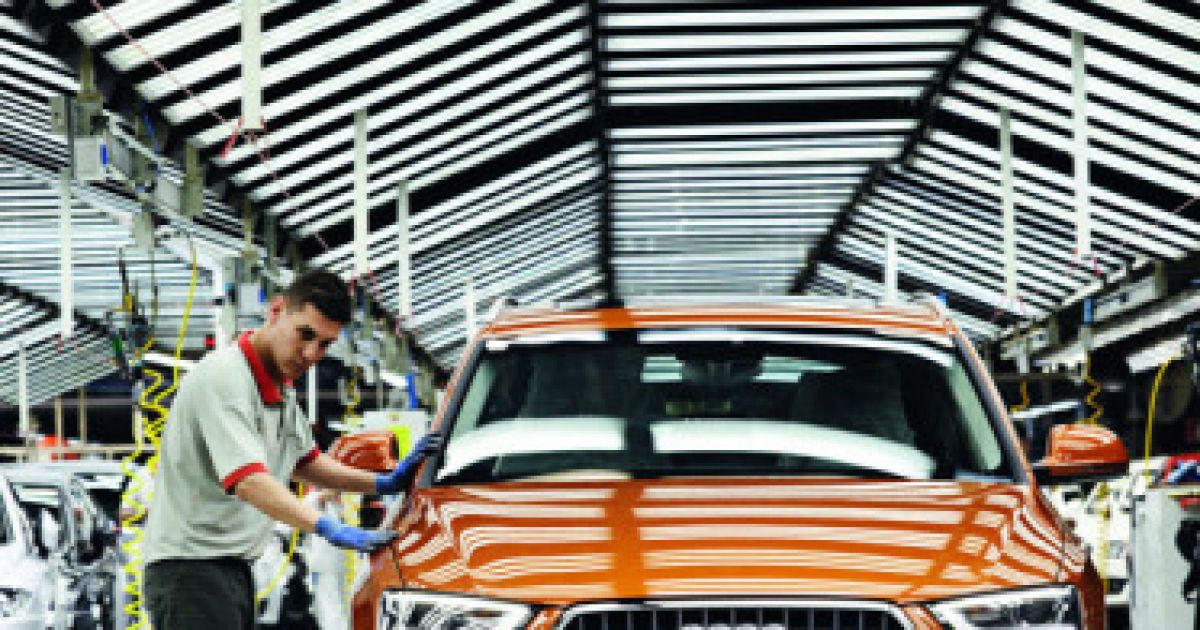 Сборка Audi Q3 на испанском заводе в городке Марторелл в Каталонии