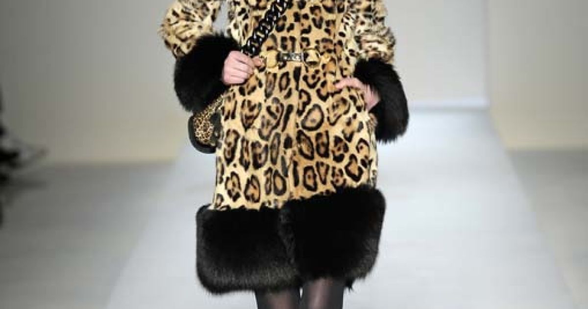 Moschino Loewe прет-а-порте осень-зима 2010-2011 (East News)