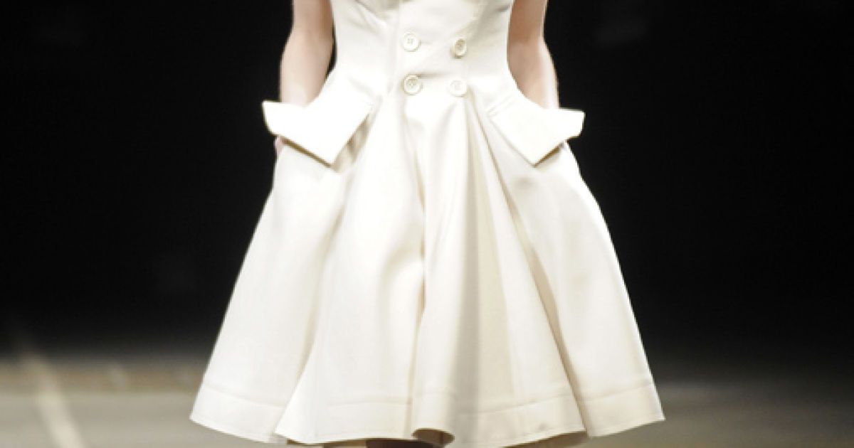 Yohji Yamamoto прет-а-порте осень-зима 2010-2011 (East News)