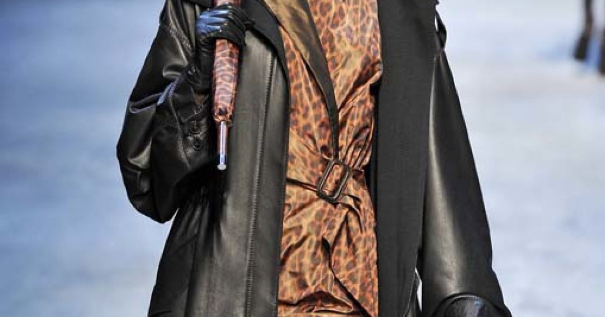 Hermes Loewe прет-а-порте осень-зима 2010-2011 (East News)
