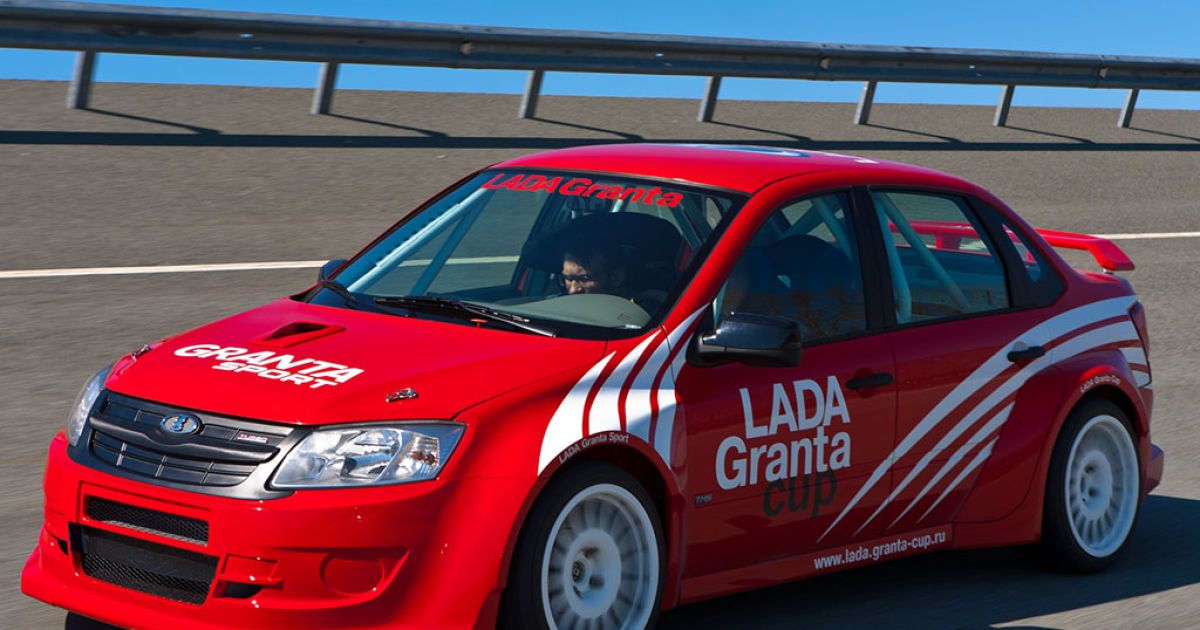 Спортивную Lada Granta протестирует пилот "Формулы-1"