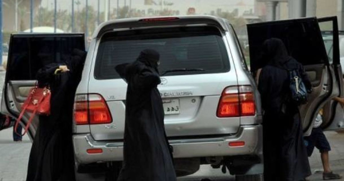 В Саудовской Аравии за вождение автомобилей начались аресты женщин