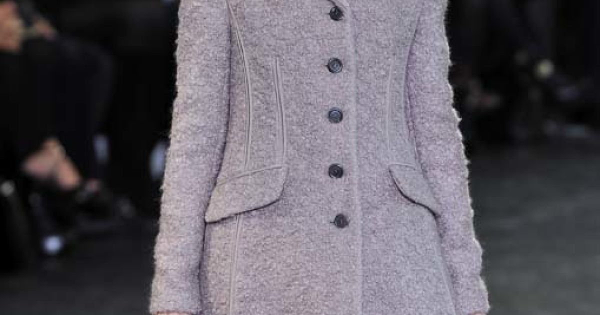 Louis Vuitton прет-а-порте осень-зима 2010-2011 (East News)