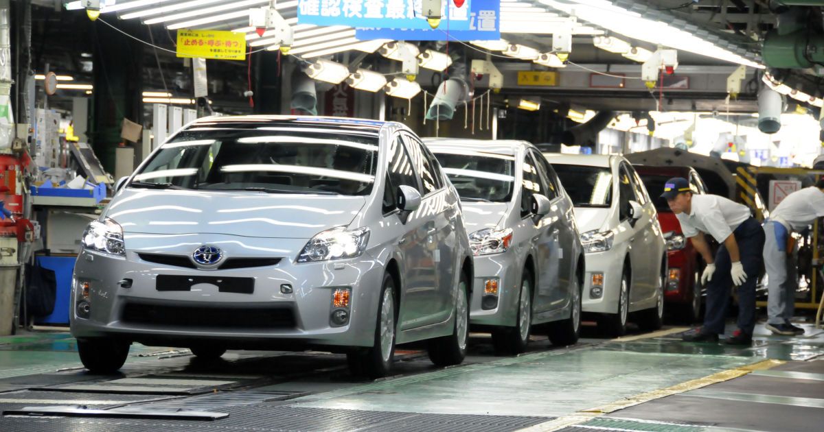 Toyota возобновит работу заводов в Японии 18 апреля