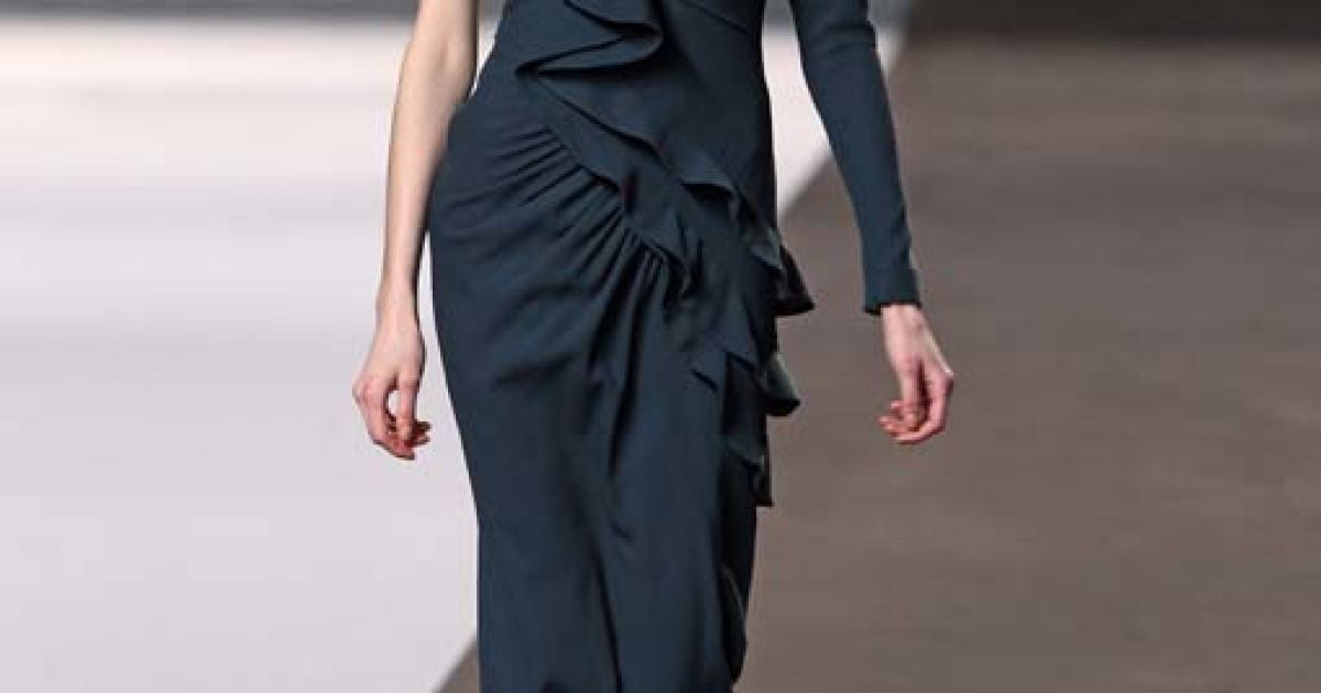 Elie Saab прет-а-порте осень-зима 2010-2011 (East News)