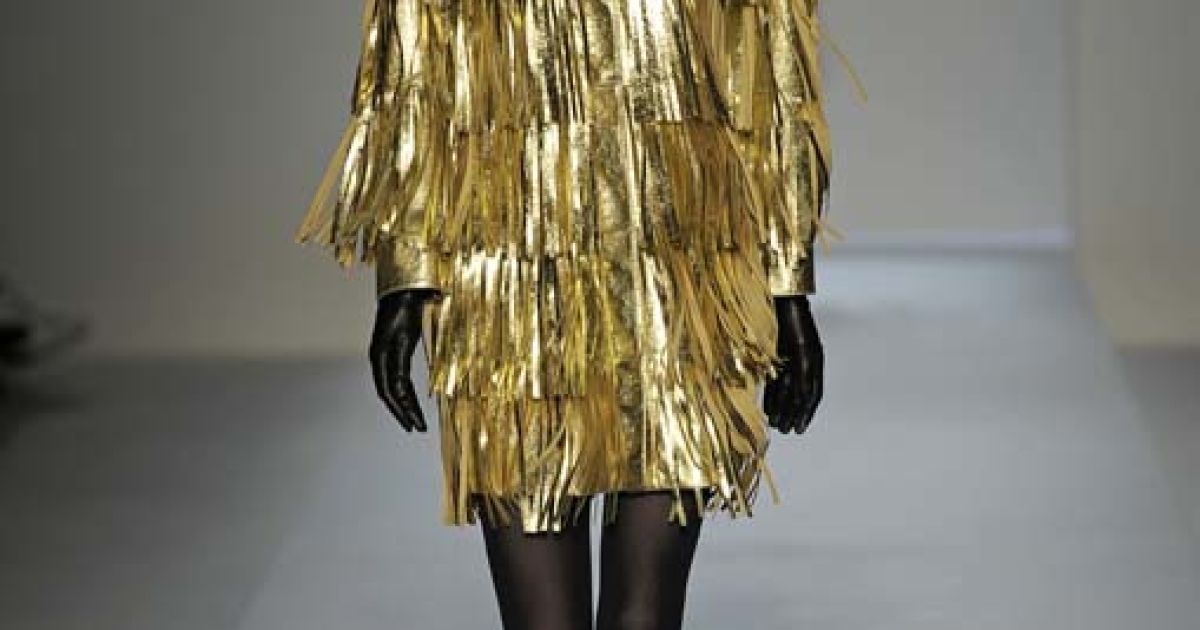 Moschino прет-а-порте осень-зима 2010-2011 (East News)