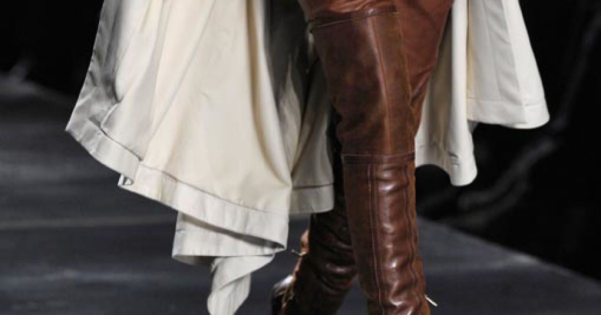 Christian Dior прет-а-порте осень-зима 2010-2011 (East News)