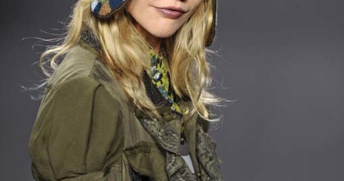 Anna Sui прет-а-порте осень-зима 2010-2011 (East News)