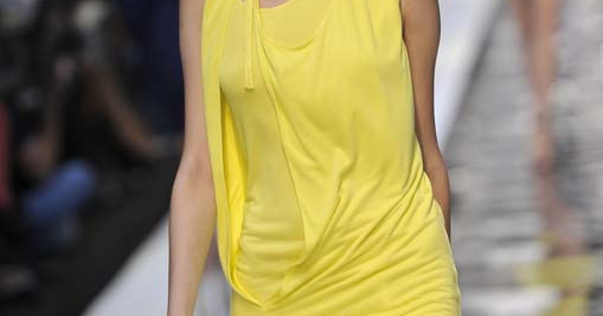 Guy Laroche прет-а-порте весна-лето 2011 (East News)