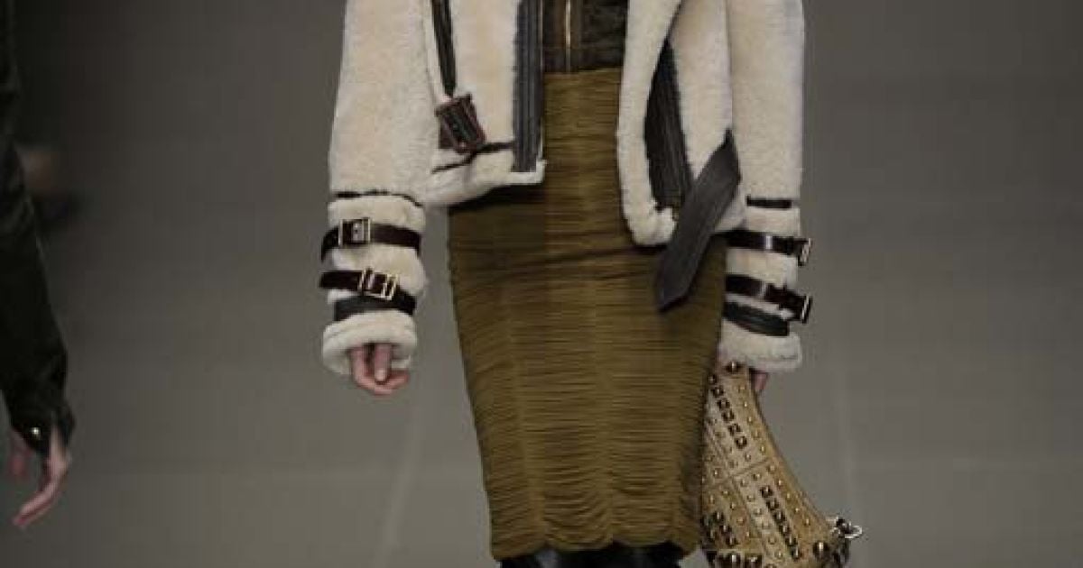 Burberry рет-а-порте осень-зима 2010-2011 (East News)
