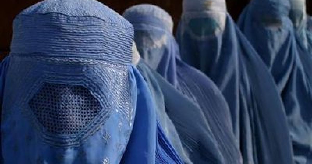 Талібан змушує чоловіків доносити на власних дружин