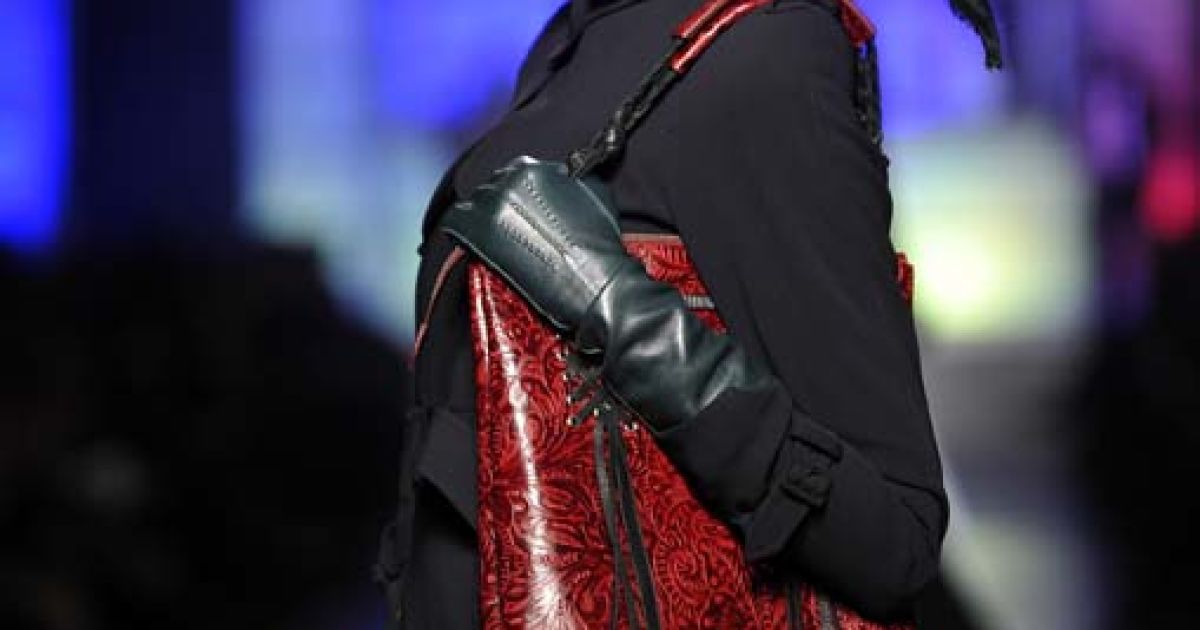 Jean Paul Gaultier прет-а-порте осень-зима 2010-2011 (East News)