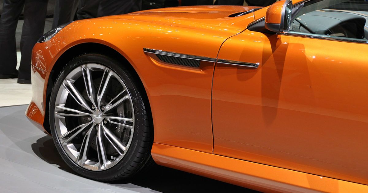 Aston Martin Virage_13