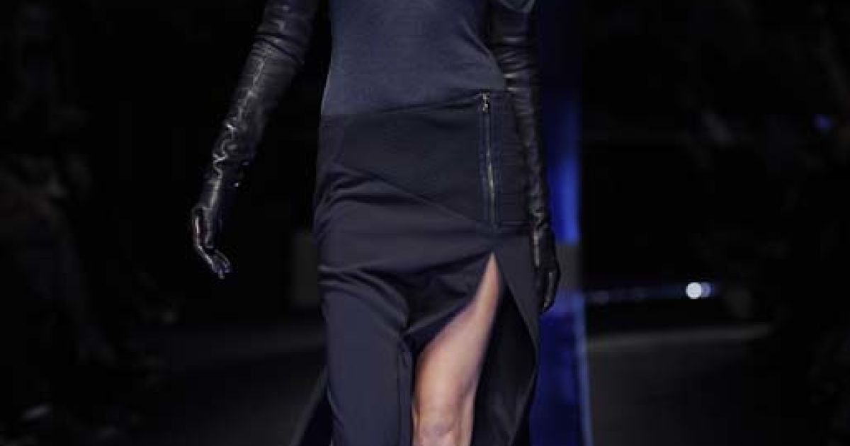 Versace прет-а-порте осень-зима 2010-2011 (East News)