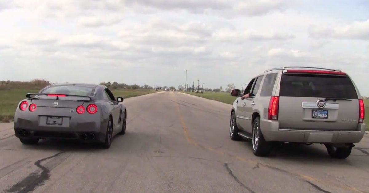 Заряженный Cadillac Escalade обогнал Nissan GT-R