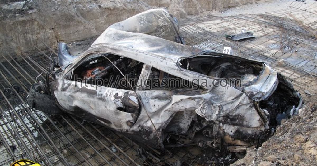 В Киеве три человека разбились и сгорели в спорткаре Carrera S