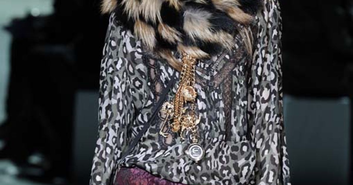 Just Cavalli Loewe прет-а-порте осень-зима 2010-2011 (East News)