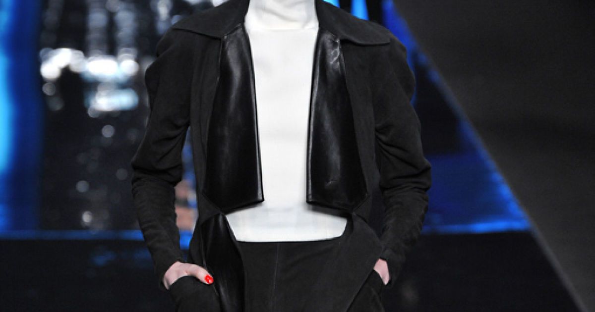 Karl Lagerfeld прет-а-порте осень-зима 2010-2011 (East News)