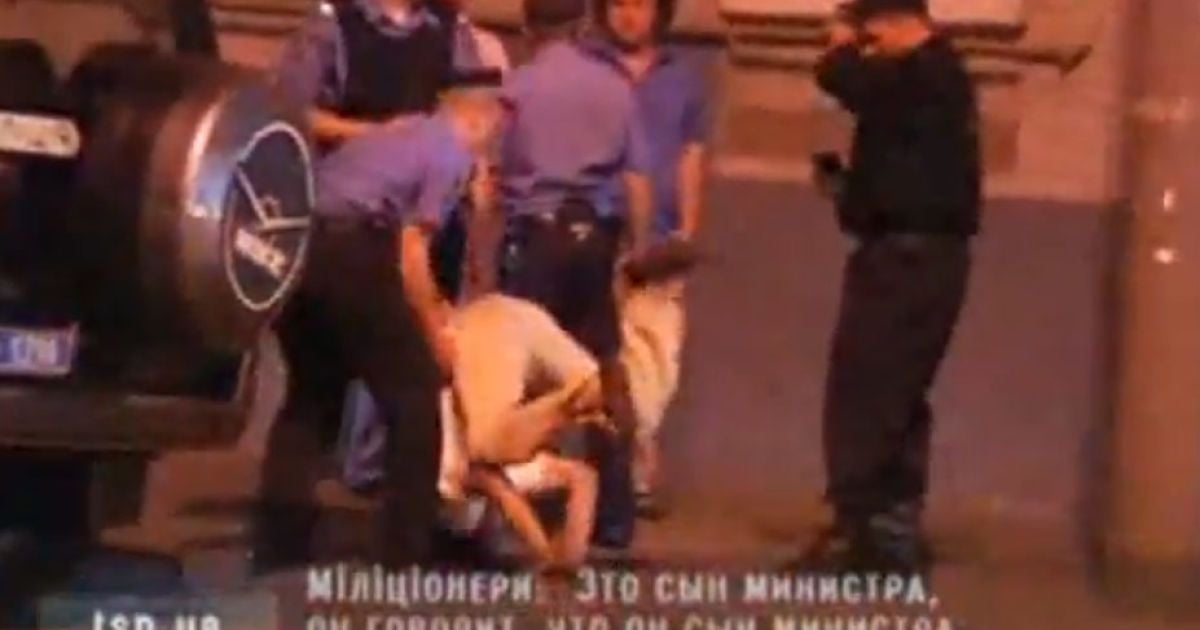 Пьяный сын экс-министра развлек милицию позой из йоги
