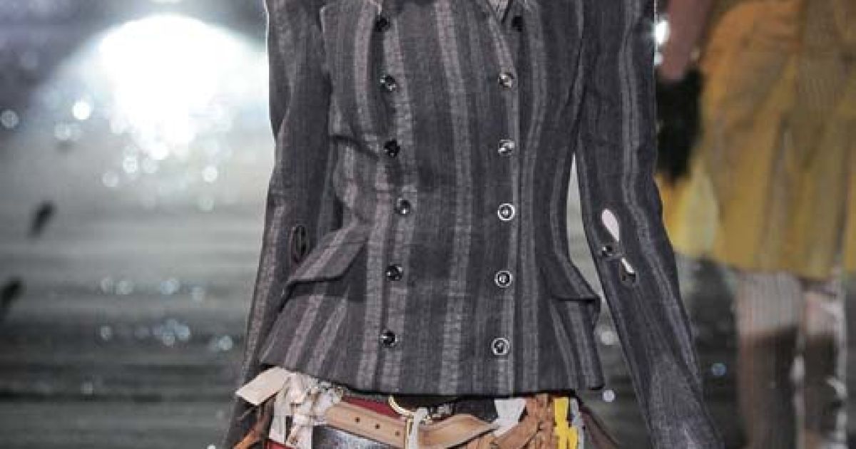 John Galliano прет-а-порте осень-зима 2010-2011 (East News)