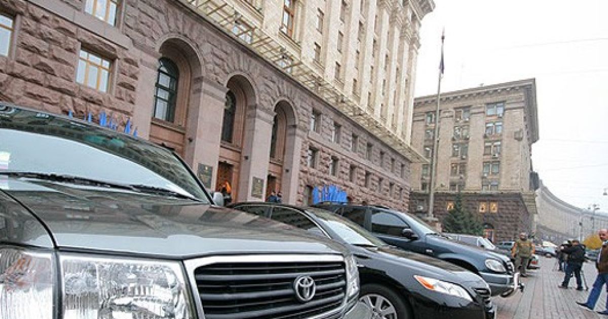 Автопарк мэрии "проел" за год 5 млн гривен