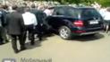 Медведев в Татарстане наехал на встречавших его людей (видео)
