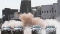 Четыре серийных пикапа Amarok снесли 140-тонную трубу