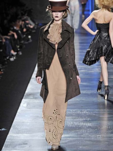 Christian Dior прет-а-порте осень-зима 2010-2011 (East News) / © 