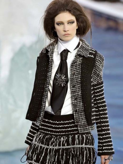 Chanel прет-а-порте осень-зима 2010-2011 (East News) / © 