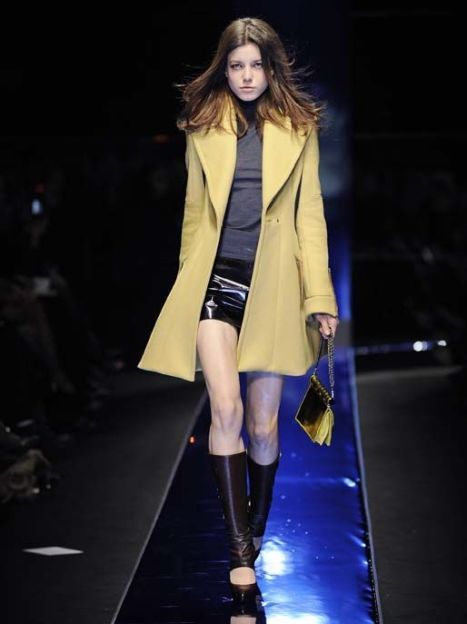 Versace прет-а-порте осень-зима 2010-2011 (East News) / © 