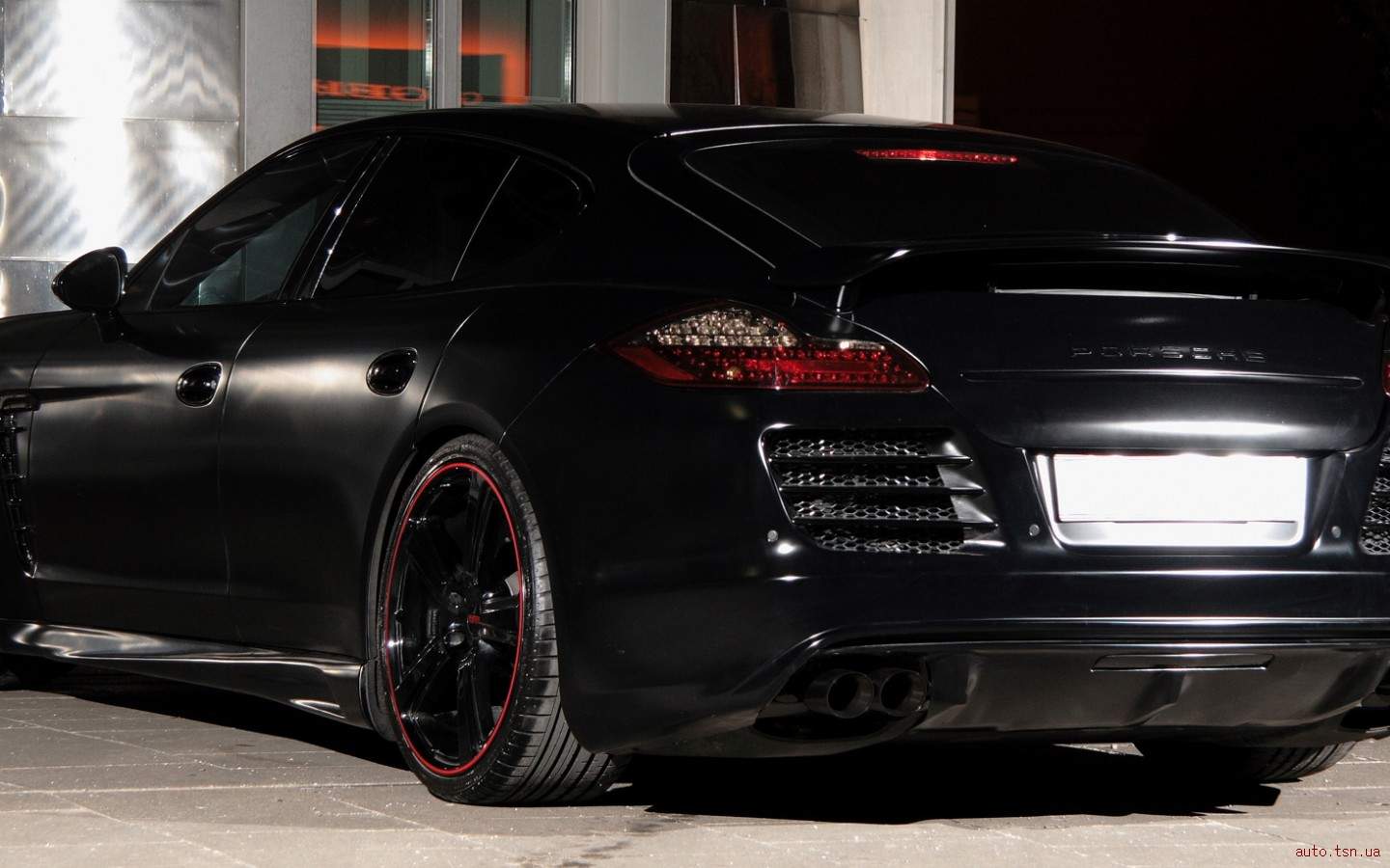 Porsche panamera черная