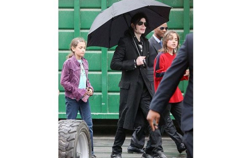Майкл Джексон з дітьми / © Daily Mail