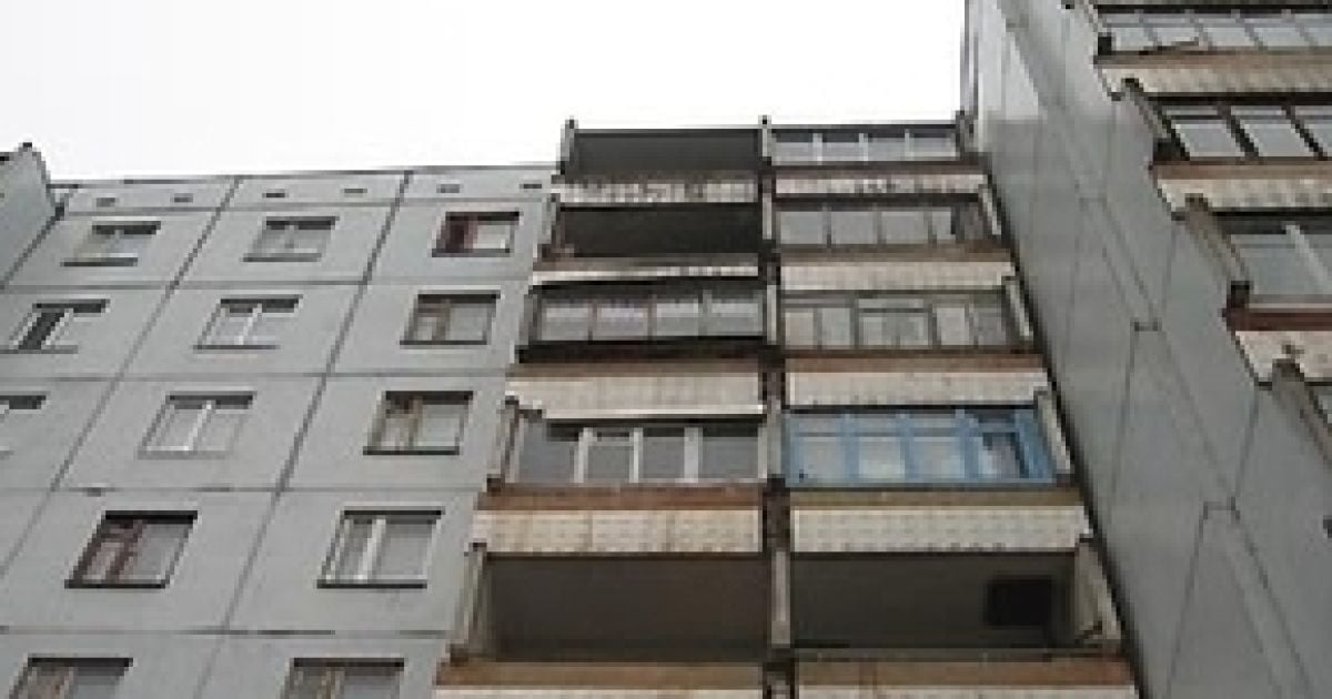 4-річна дівчинка випала з 8-го поверху