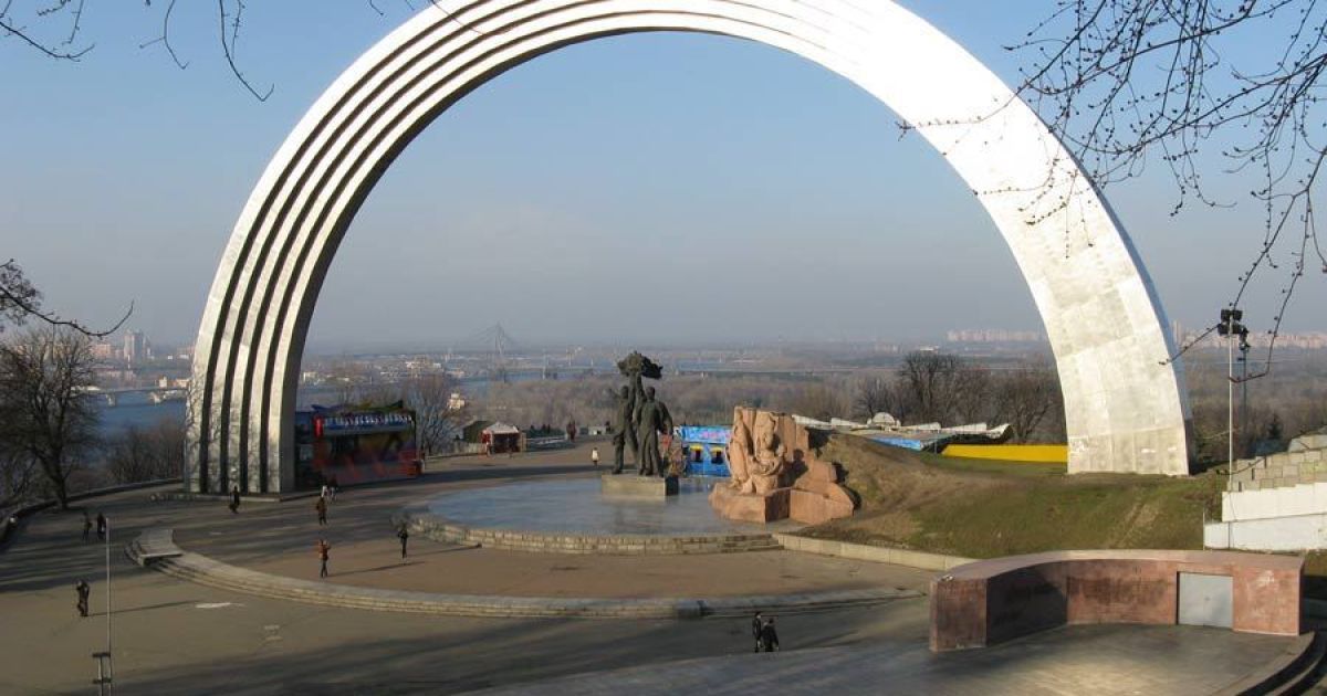 В Київраді розповіли, коли відкриють новий пішохідний міст біля арки Дружби народів