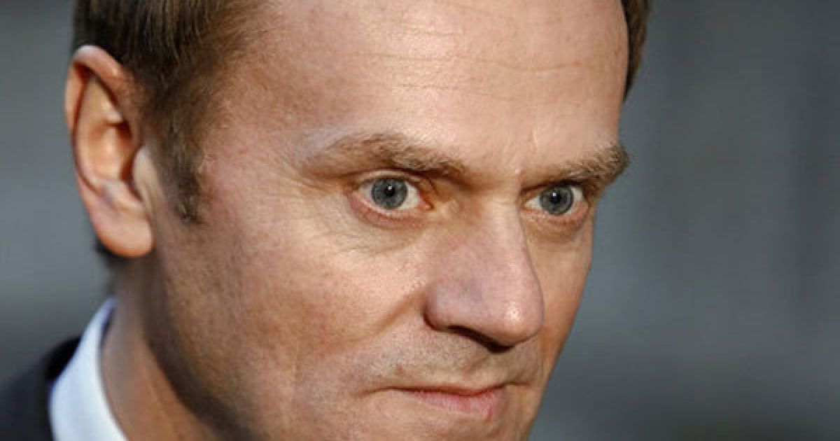 Біля канцелярії Дональда Туска чоловік здійснив самоспалення