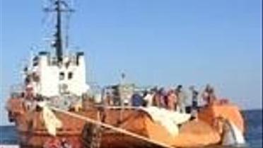 Пошуки моряків тривають