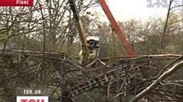 У Рівному впала тридцяти-метрова парашутна вишка