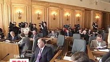 Кабмін відсторонив від виконання обов'язків Луценка