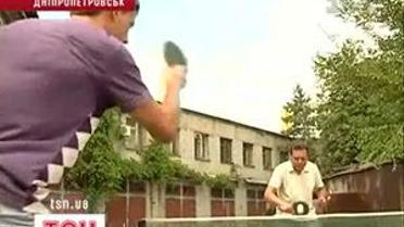 Наші зіграють в пінг-понг на Ельбрусі