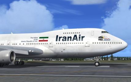 В Иране пассажирский самолет выкатился за взлетно-посадочную полосу